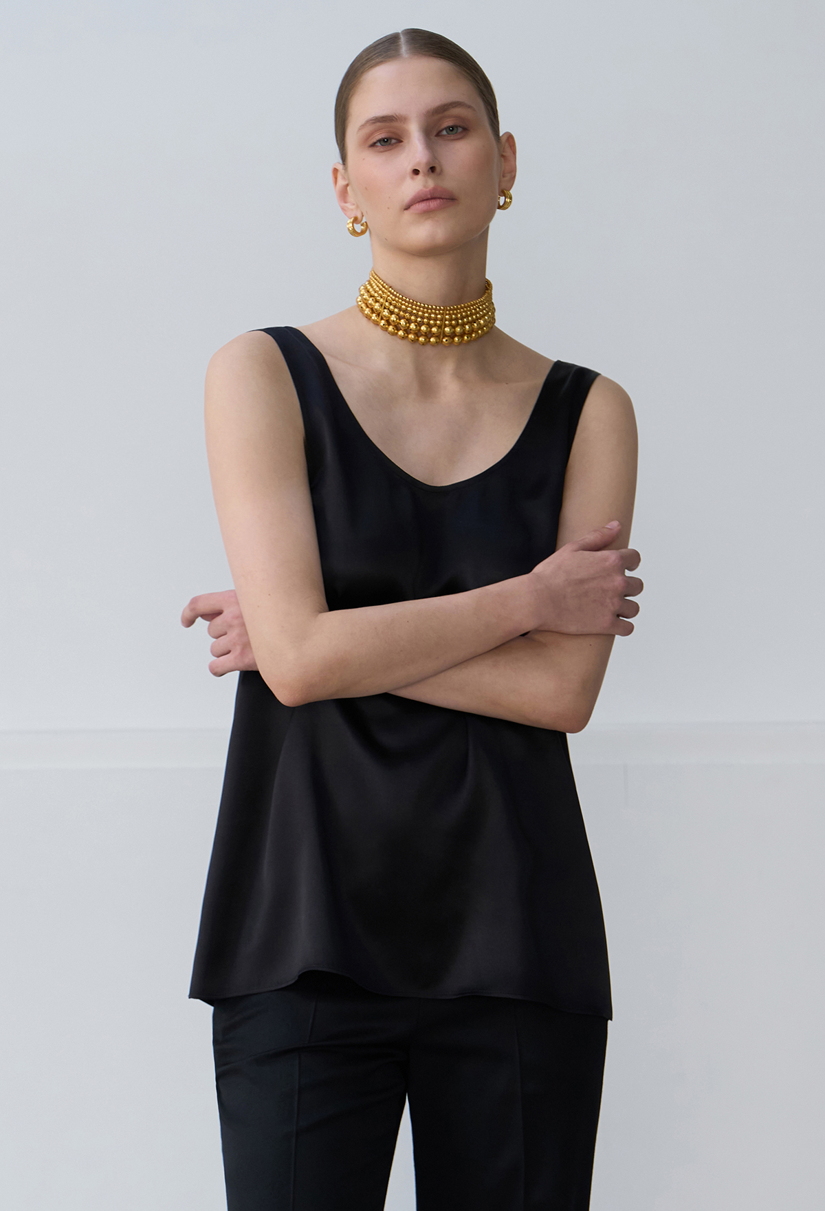 [Lee Sun-bin wearing] SILK SLEEVELESS