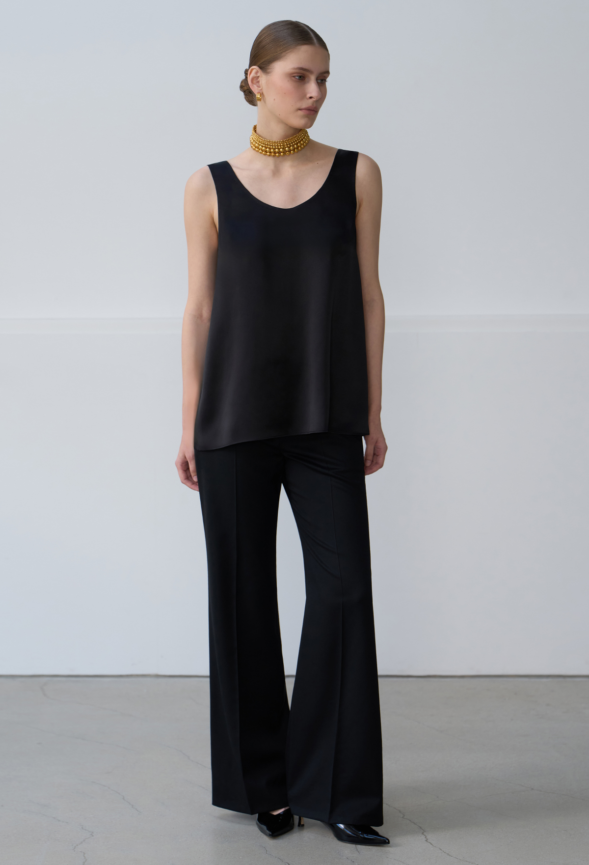 [Lee Sun-bin wearing] SILK SLEEVELESS