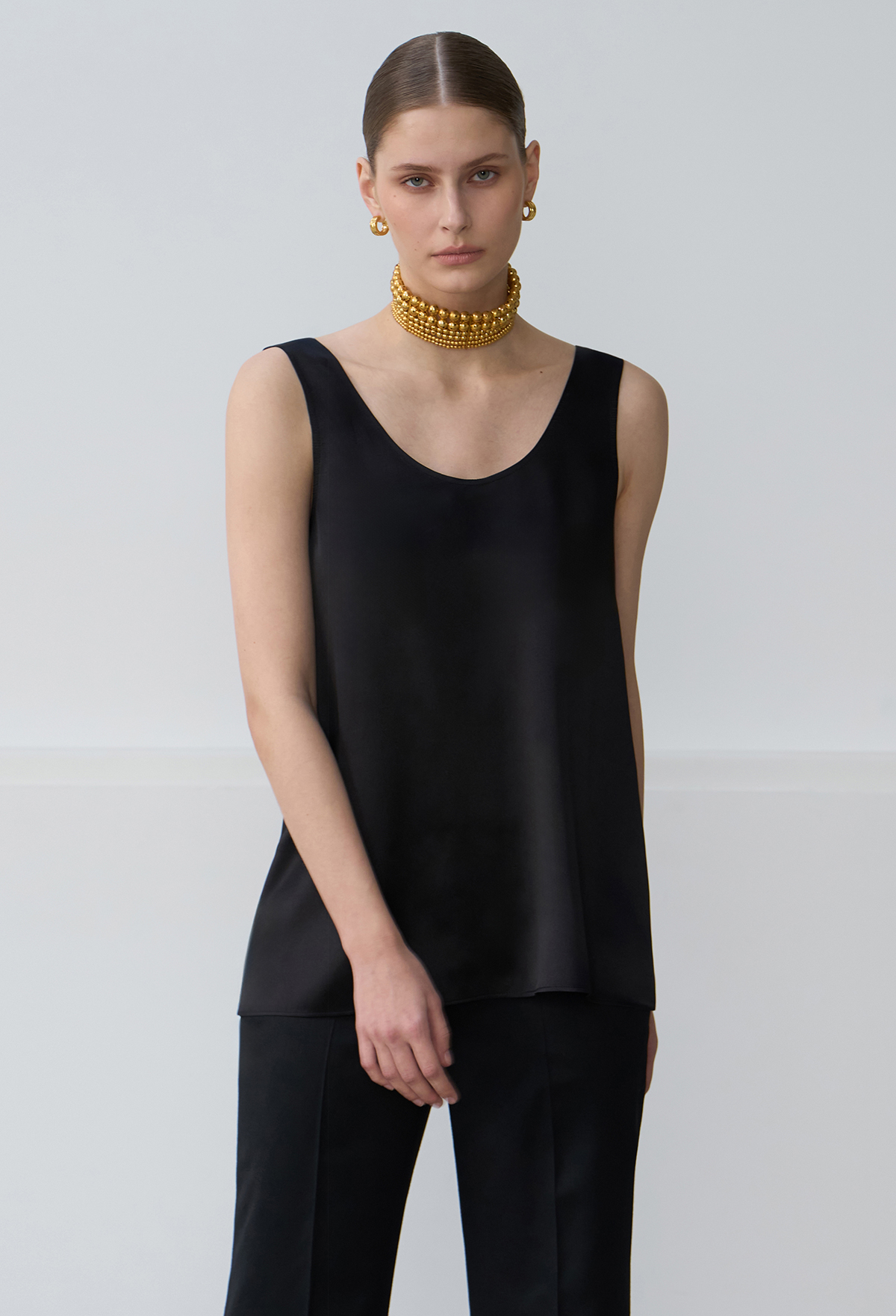 [Lee Sun-bin wearing] SILK SLEEVELESS