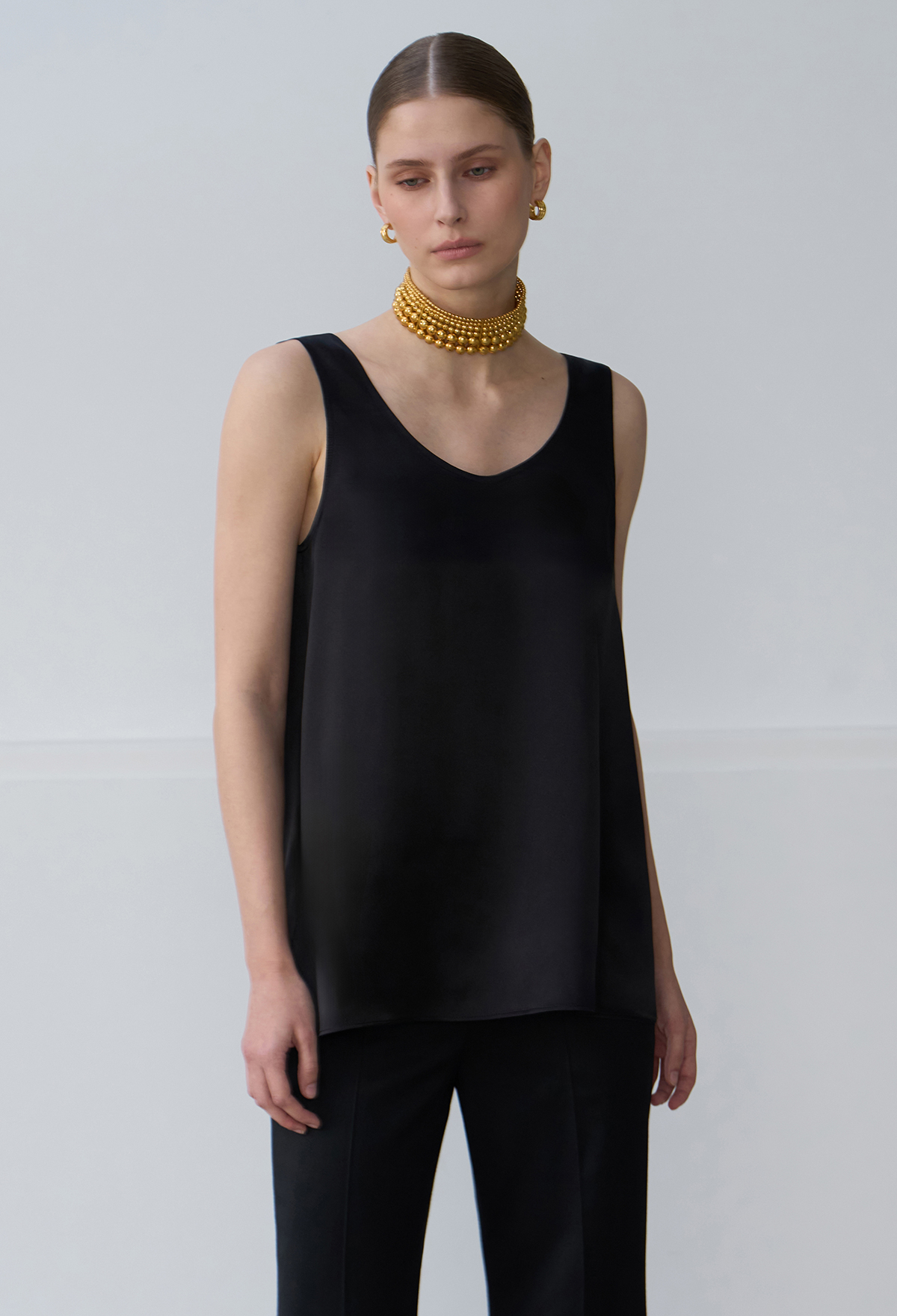 [Lee Sun-bin wearing] SILK SLEEVELESS