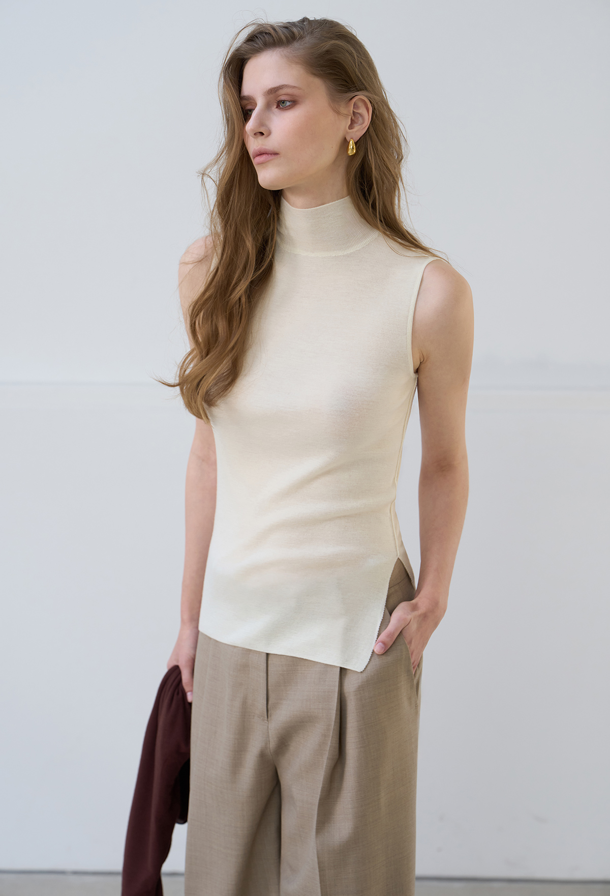 [Worn by Kim Hye-soo] FINE WOOL SLEEVELESS KNIT