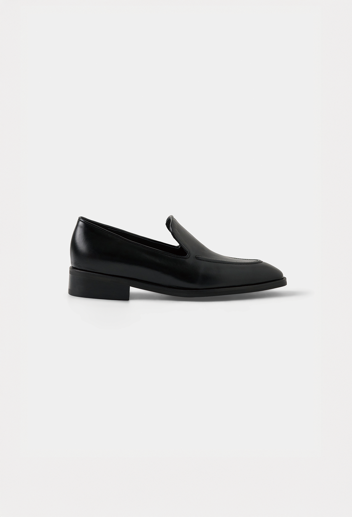 CLASSIC LEATHER LOAFERS