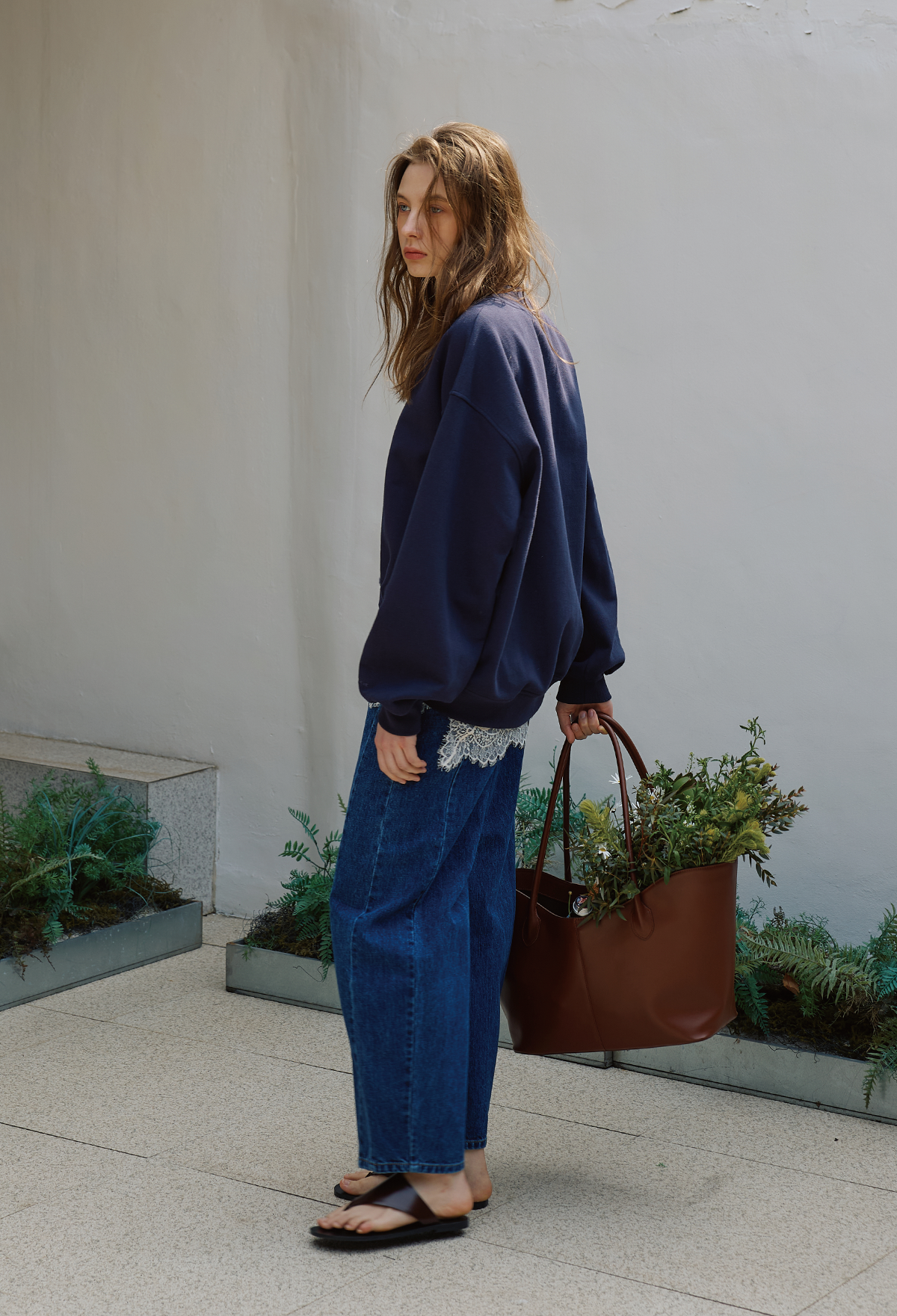 [2nd] DEEP V-NECK SWEATSHIRT