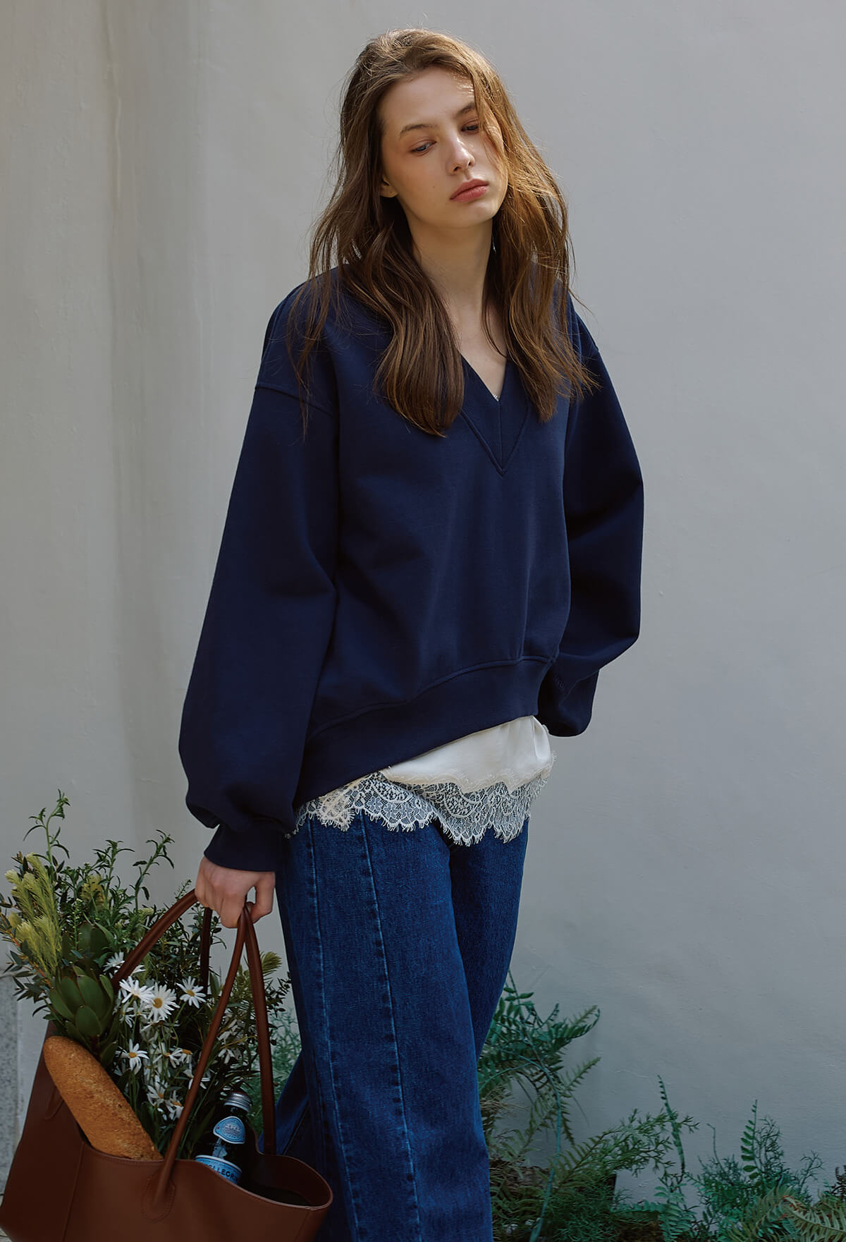 [2nd] DEEP V-NECK SWEATSHIRT