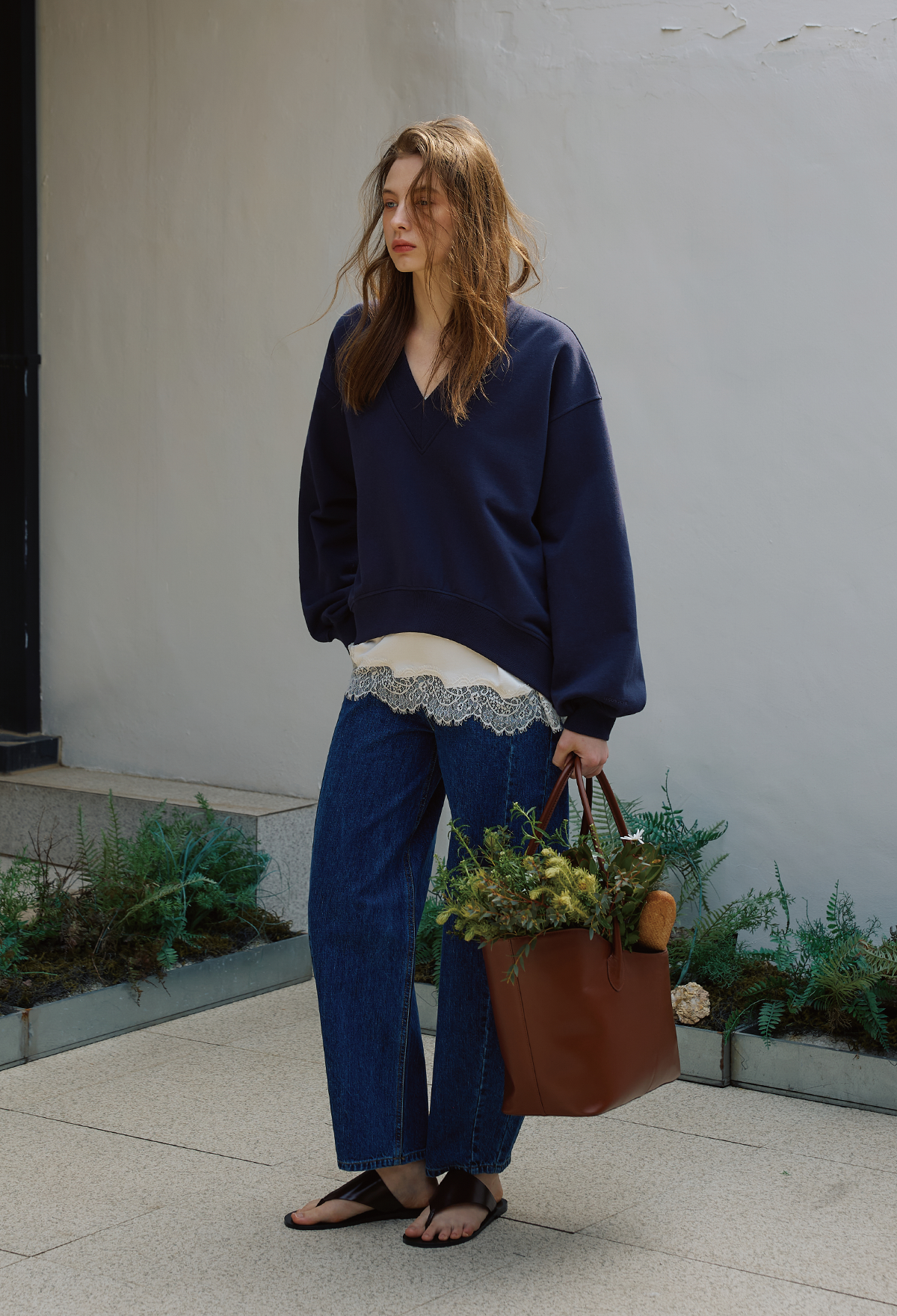 [2nd] DEEP V-NECK SWEATSHIRT