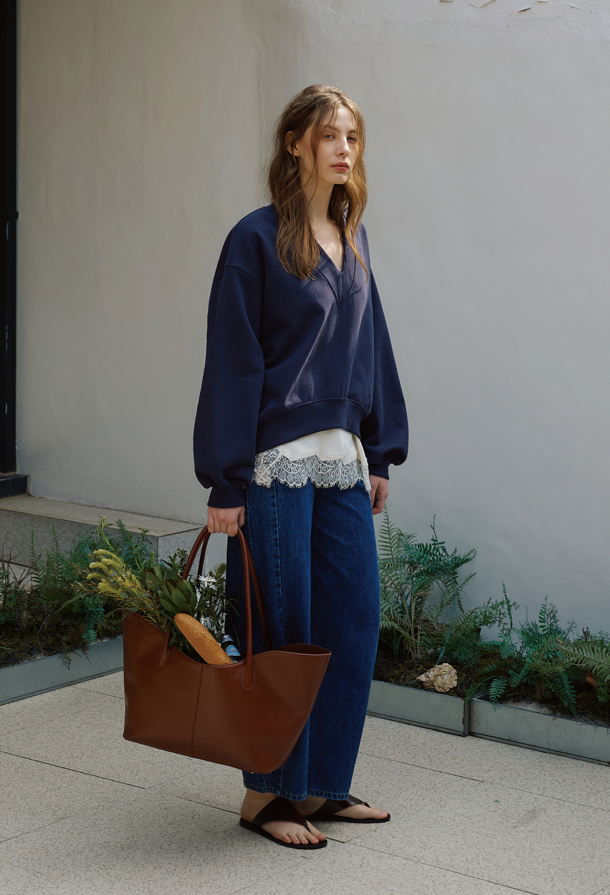 [2nd] DEEP V-NECK SWEATSHIRT