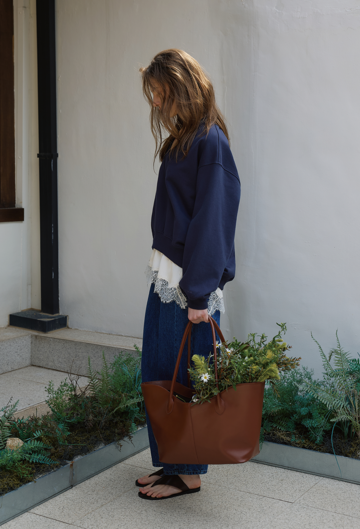 [2nd] DEEP V-NECK SWEATSHIRT