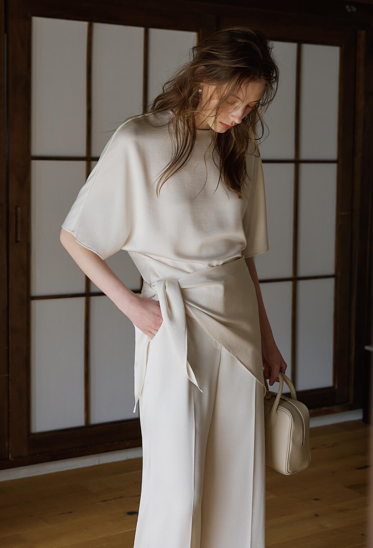 FLUID SCARF-SET BLOUSE