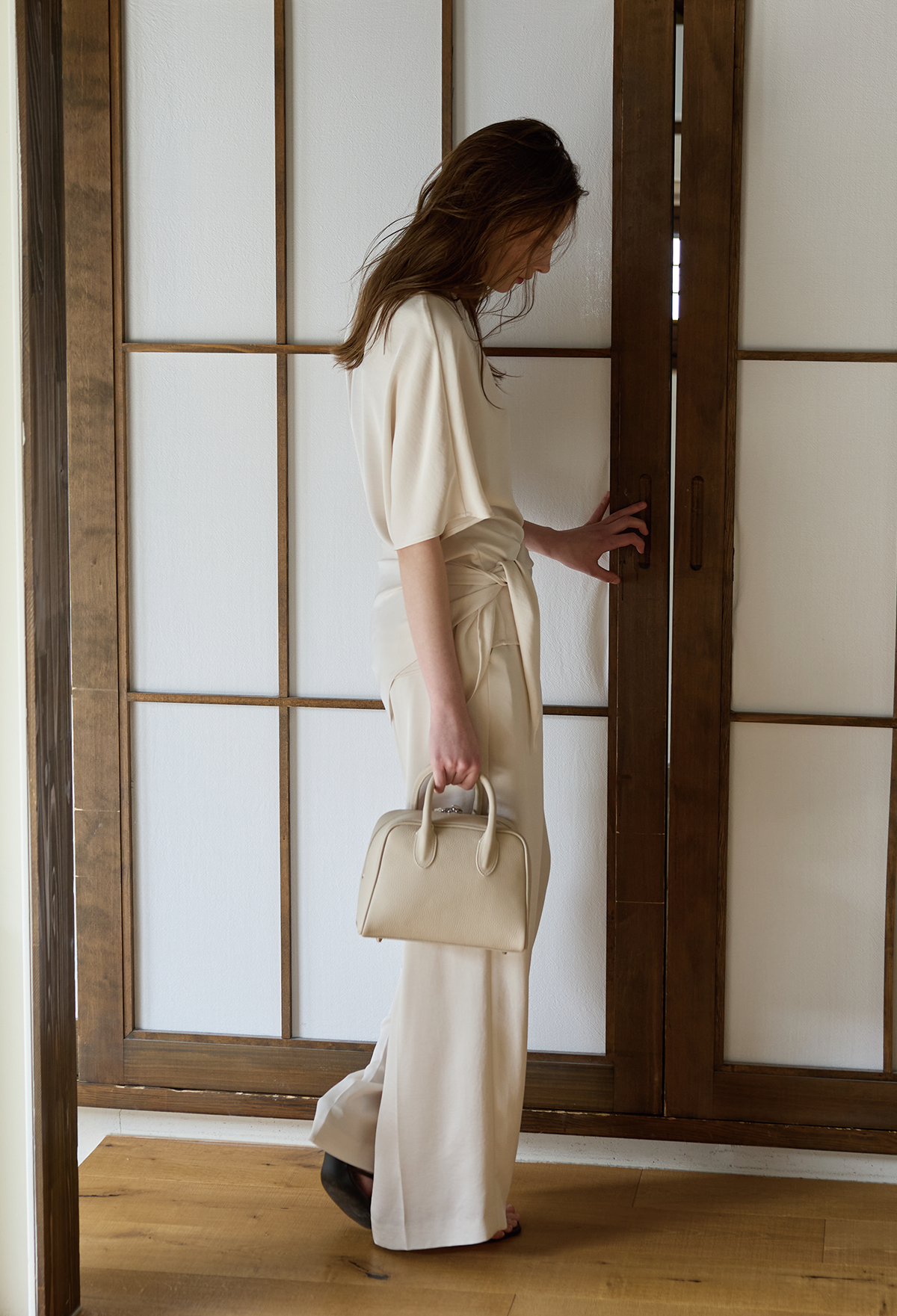 FLUID SCARF-SET BLOUSE