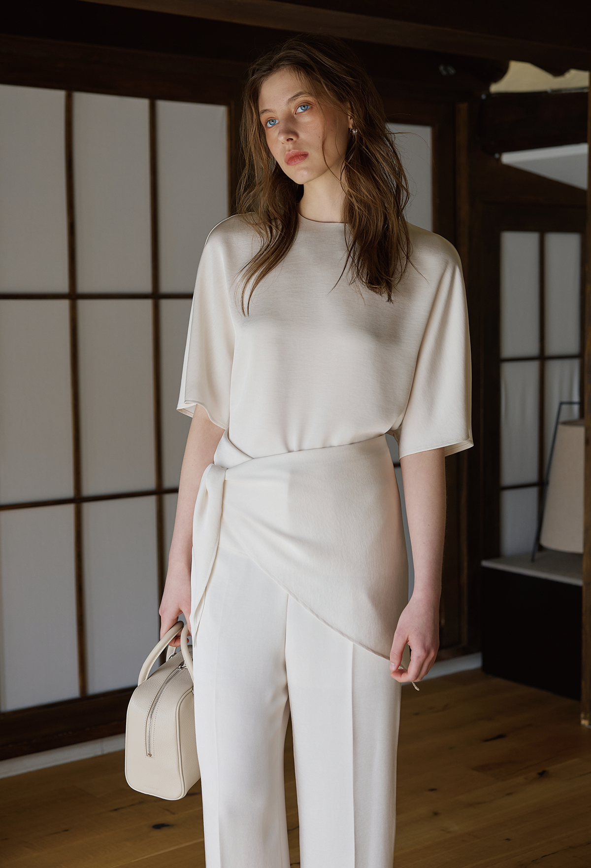 FLUID SCARF-SET BLOUSE