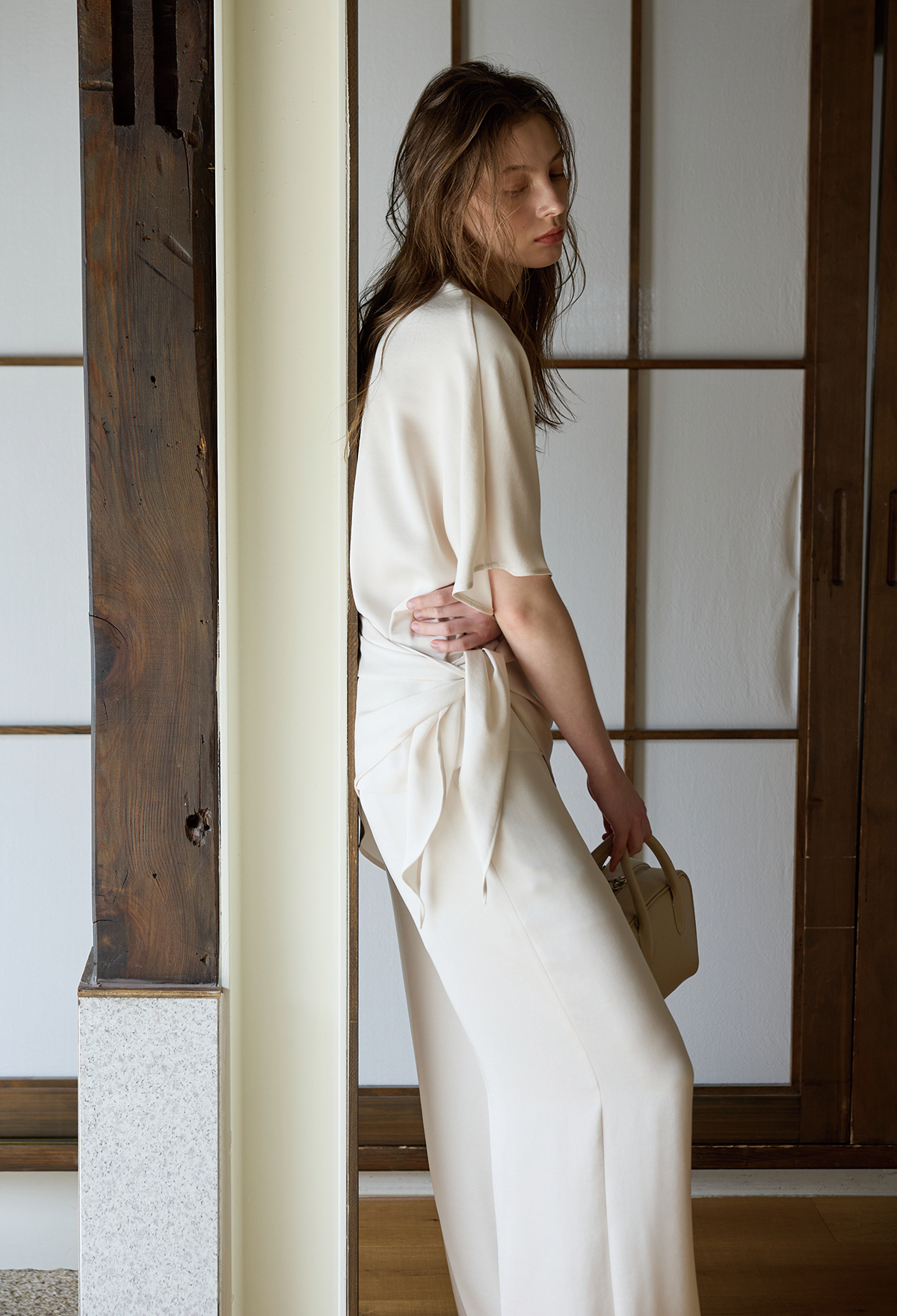 FLUID SCARF-SET BLOUSE