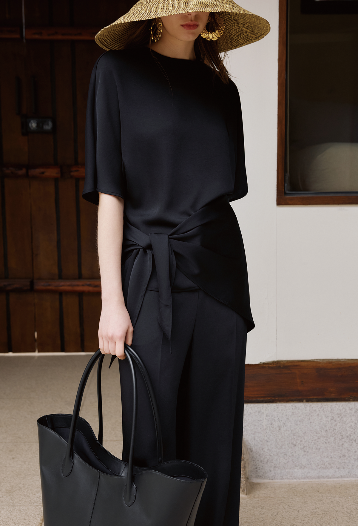 FLUID SCARF-SET BLOUSE