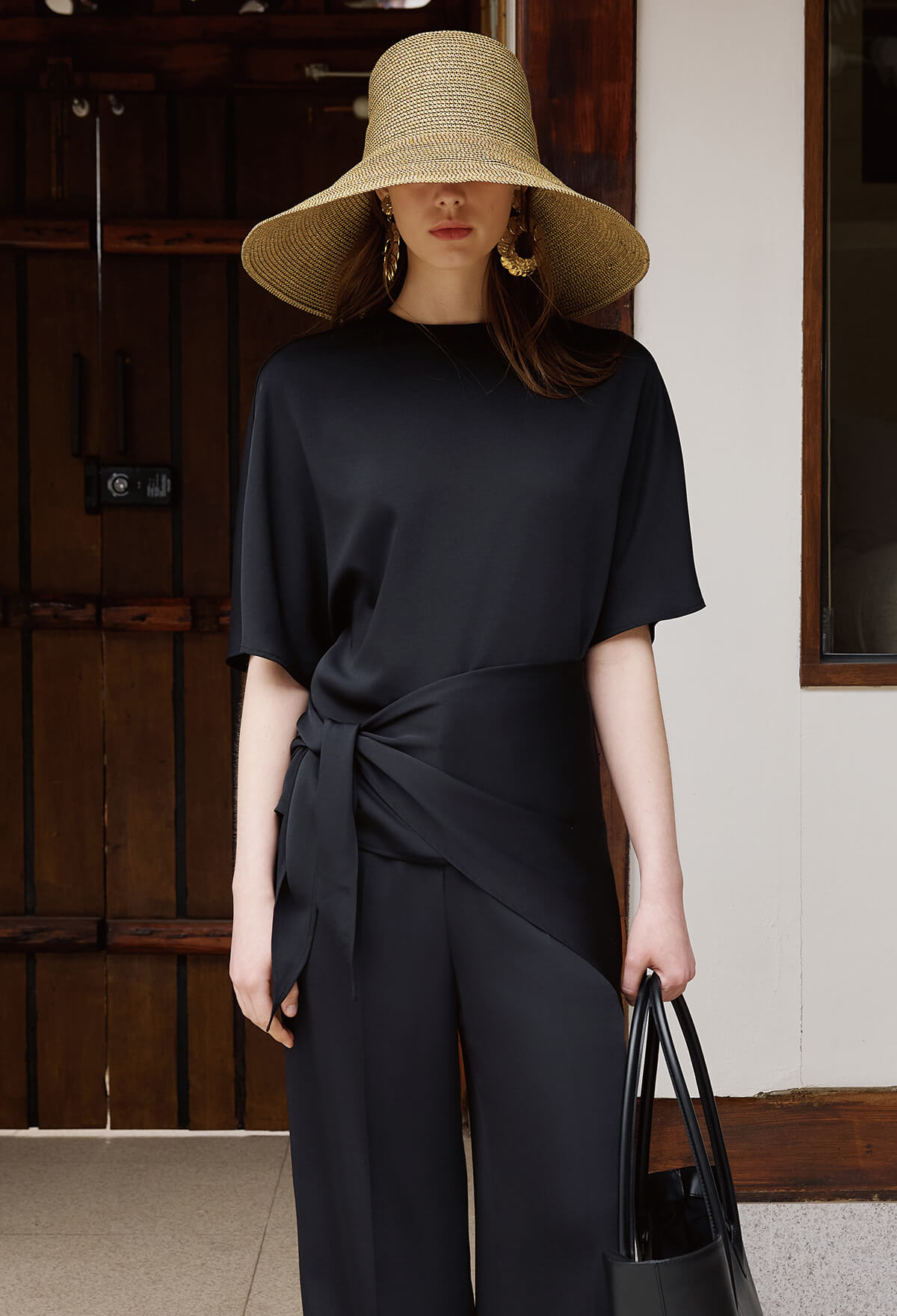 FLUID SCARF-SET BLOUSE