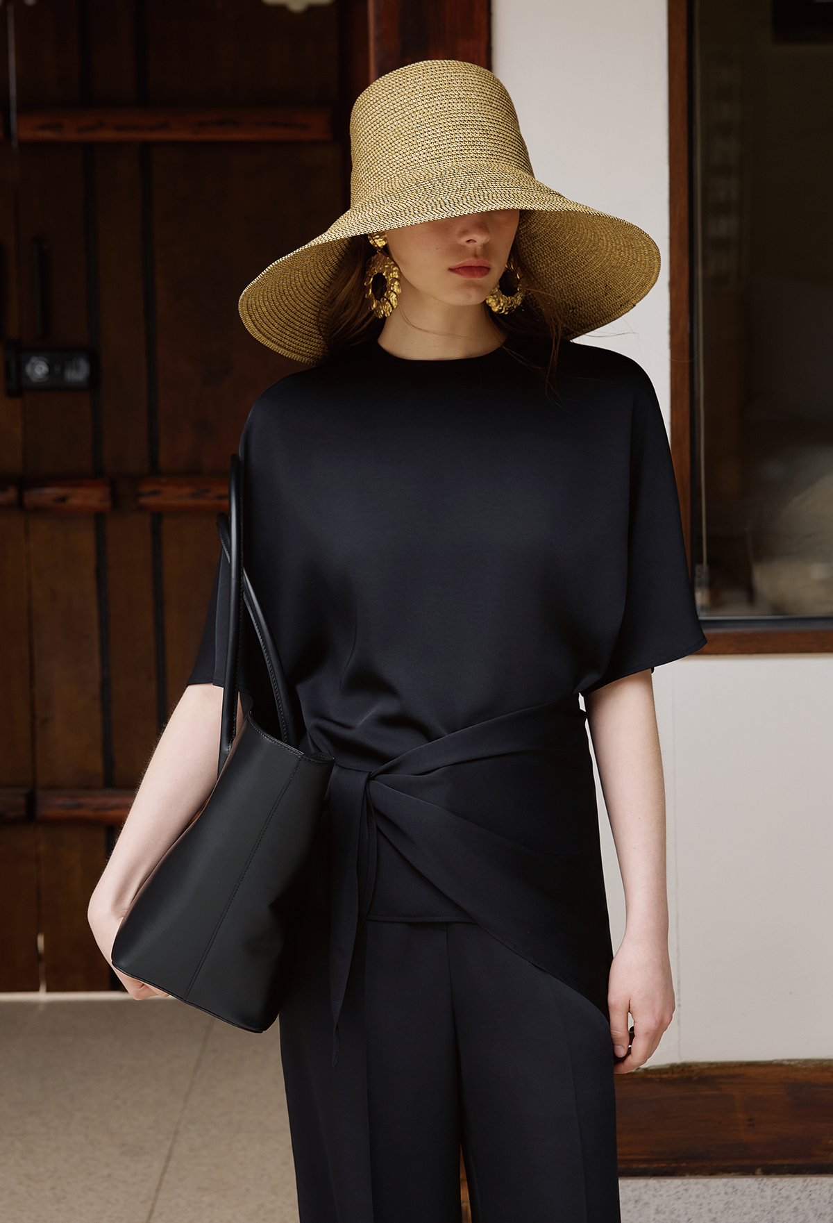 FLUID SCARF-SET BLOUSE